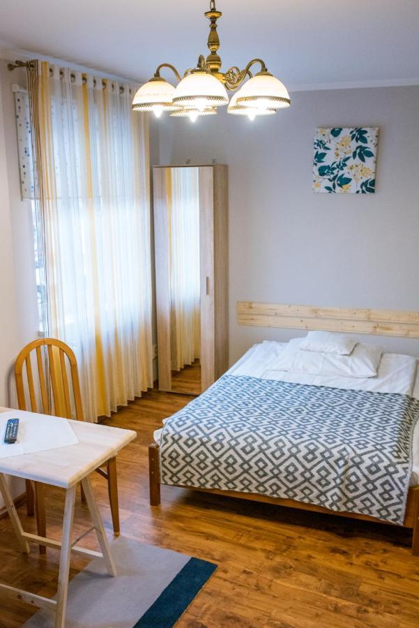 Pokoje Goscinne U Meresa Żywiec Buitenkant foto